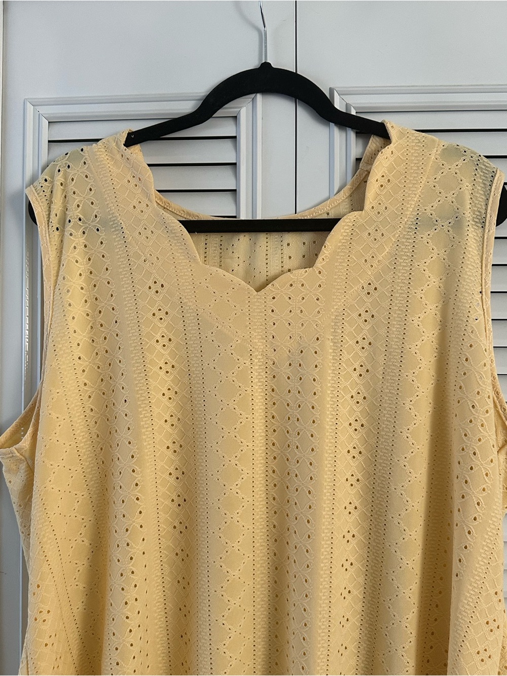 Yellow Sleeveless Eyelet Top Size 3XL - Picture 3 of 6